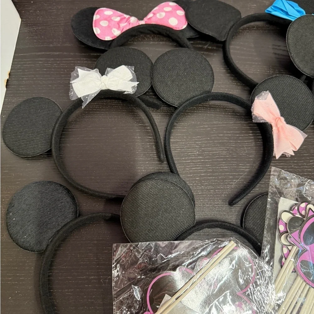 Set of Mouse Ear Headbands with Bows, Minnie Party Cake & Cupcake decorations